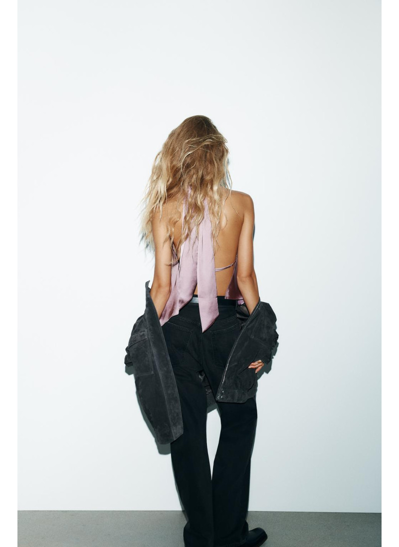 Топ с асимметричным подбородком Топ с асимметричным подбородком