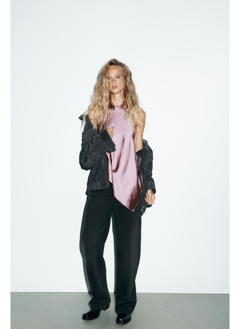 Топ с асимметричным подбородком Топ с асимметричным подбородком