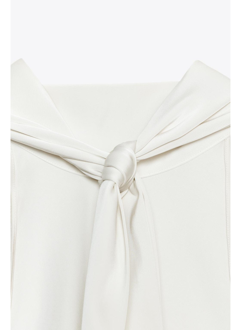 Топ с асимметричным подбородком Топ с асимметричным подбородком