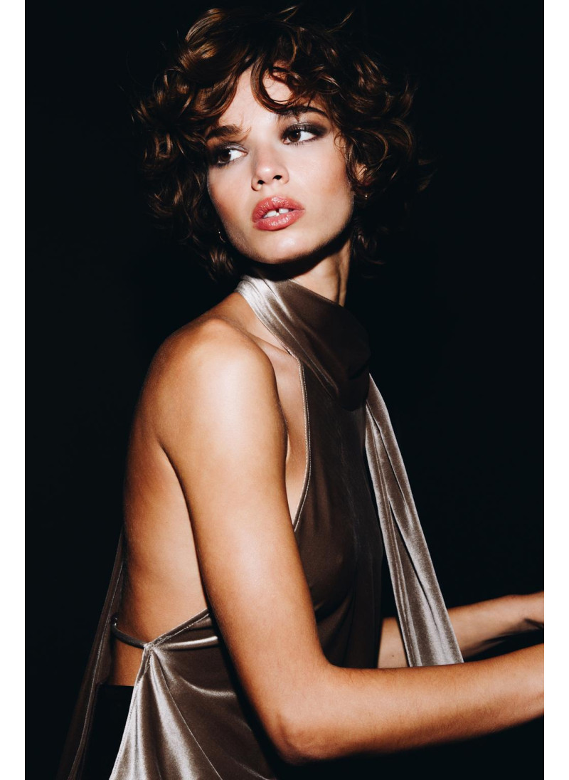 Топ с асимметричным подбородком Топ с асимметричным подбородком