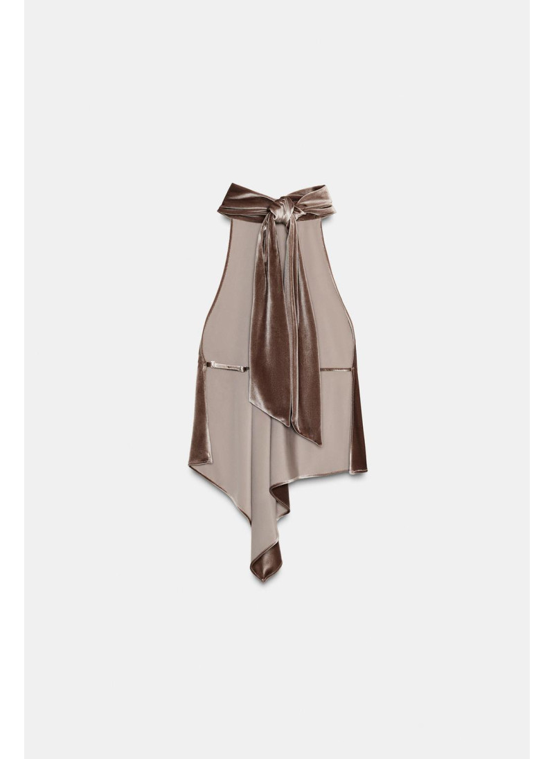 Топ с асимметричным подбородком Топ с асимметричным подбородком