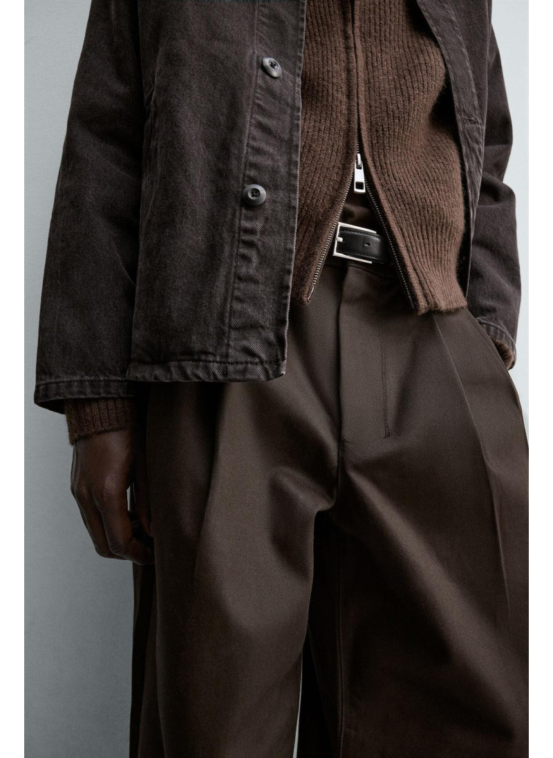 Широкие брюки-чино с защипами Широкие брюки-чино с защипами