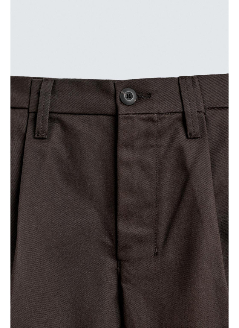 Широкие брюки-чино с защипами Широкие брюки-чино с защипами