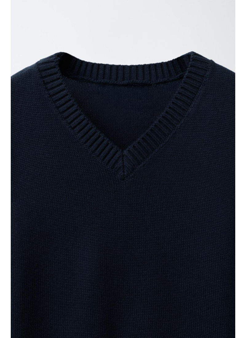 ТРИКОТАЖНЫЙ ЖИЛЕТ ТРИКОТАЖНЫЙ ЖИЛЕТ