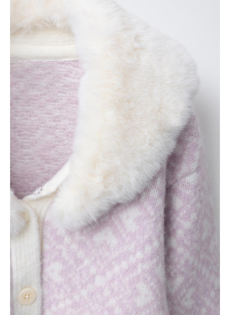 Кардиган с жаккардовым узором с отстёгивающимся воротником из искусственного меха - коллекция лыжной моды Кардиган с жаккардовым узором с отстёгивающимся воротником из искусственного меха - коллекция лыжной моды