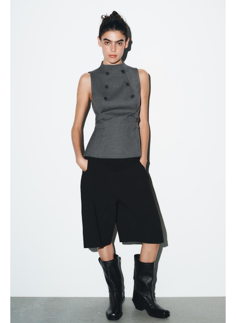 ТОП С ПУГОВИЦАМИ