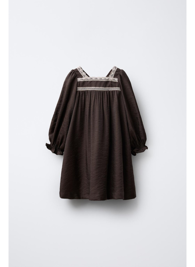 Платье из атласа с контраст...