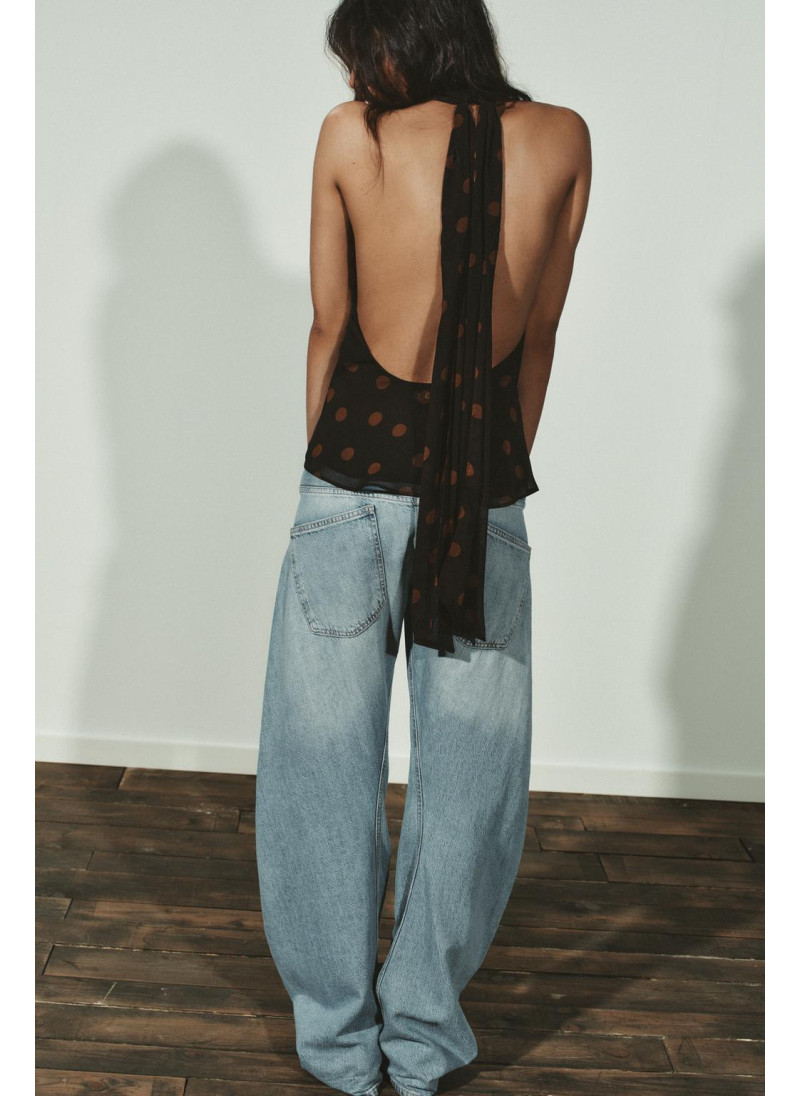 ТОП ИЗ ЖОРЖЕТА С ГОРЛОВИНОЙ ХАЛТЕР В ГОРОШЕК ТОП ИЗ ЖОРЖЕТА С ГОРЛОВИНОЙ ХАЛТЕР В ГОРОШЕК