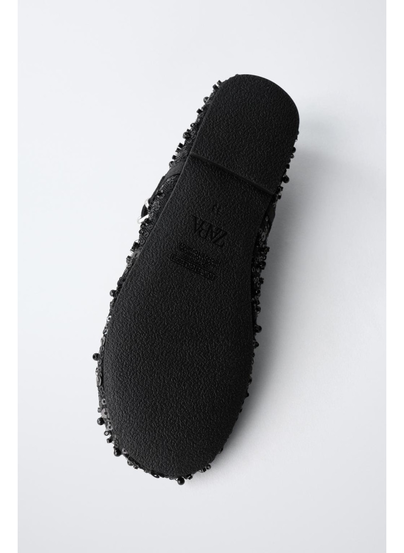 Балетки с пряжкой и бусинами Балетки с пряжкой и бусинами