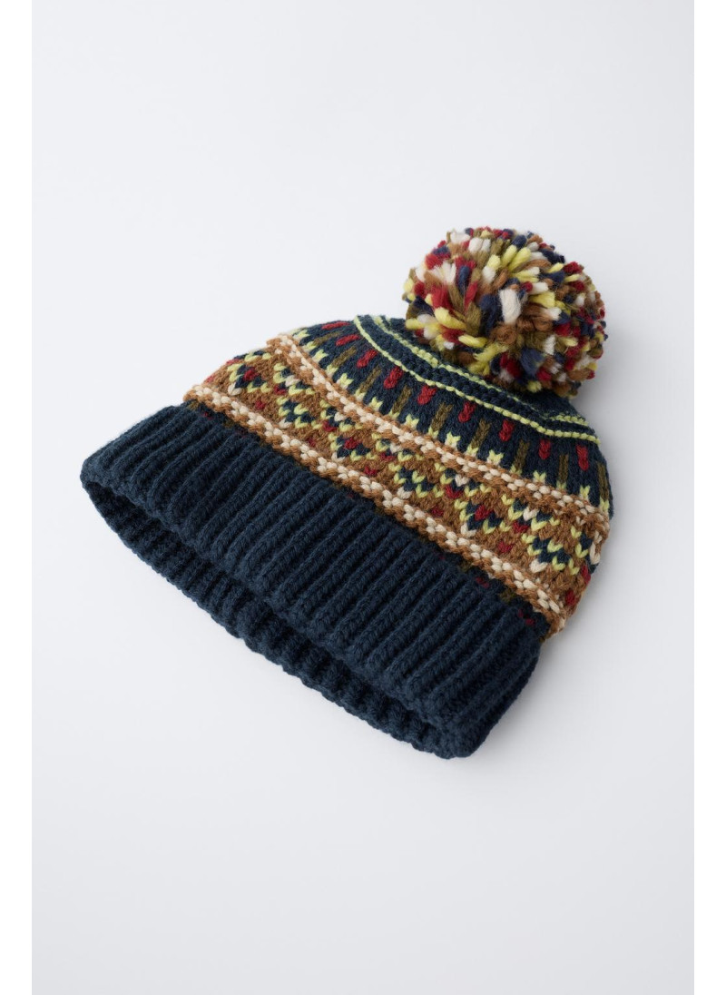 Шапка-бини из жаккардового трикотажа Шапка-бини из жаккардового трикотажа