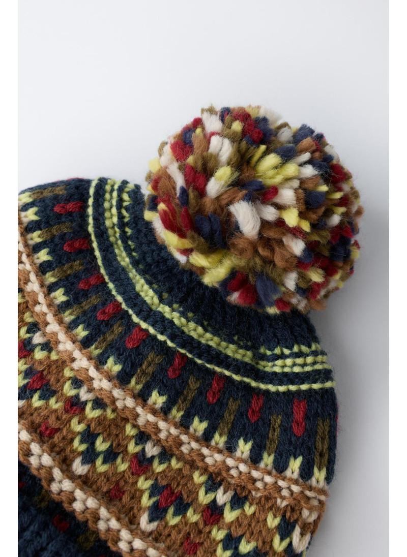 Шапка-бини из жаккардового трикотажа Шапка-бини из жаккардового трикотажа