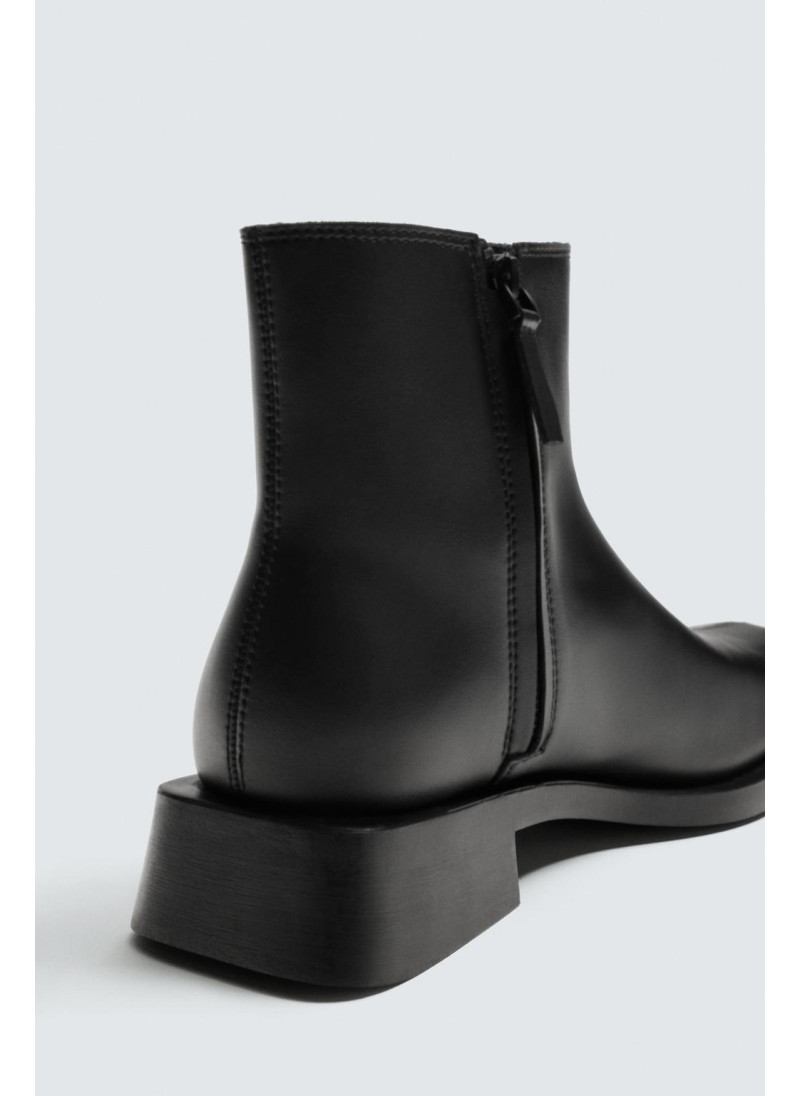 САПОГИ С ДЕКОРАТИВНОЙ СТРОЧКОЙ САПОГИ С ДЕКОРАТИВНОЙ СТРОЧКОЙ