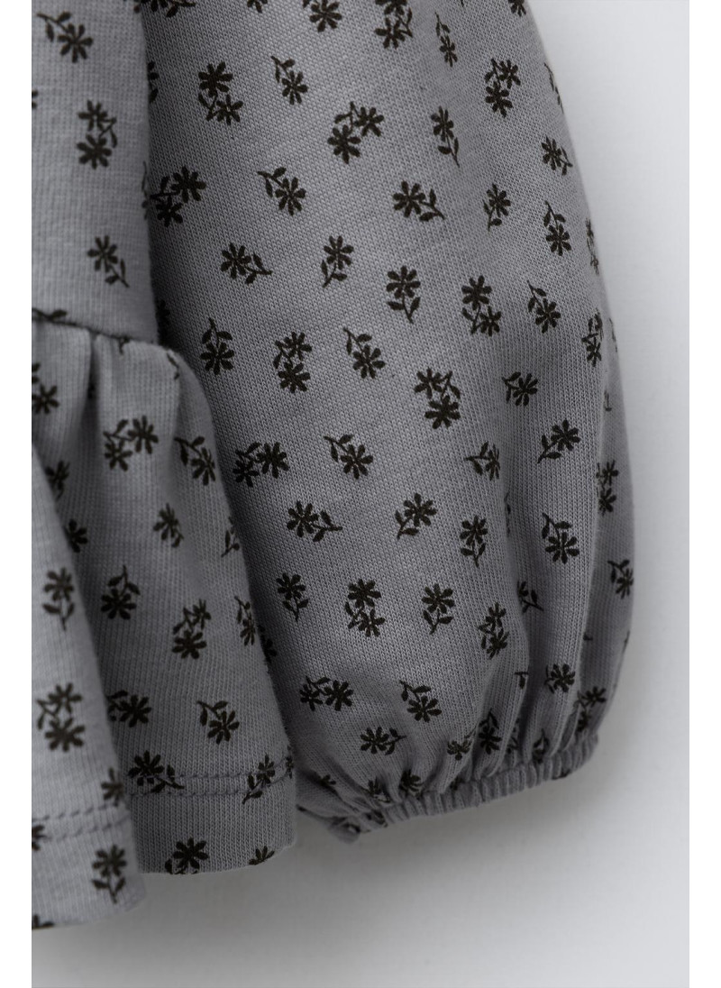 ФУТБОЛКА С ЦВЕТОЧНЫМ ПРИНТОМ, БАНТОМ И БАРХАТОМ ФУТБОЛКА С ЦВЕТОЧНЫМ ПРИНТОМ, БАНТОМ И БАРХАТОМ