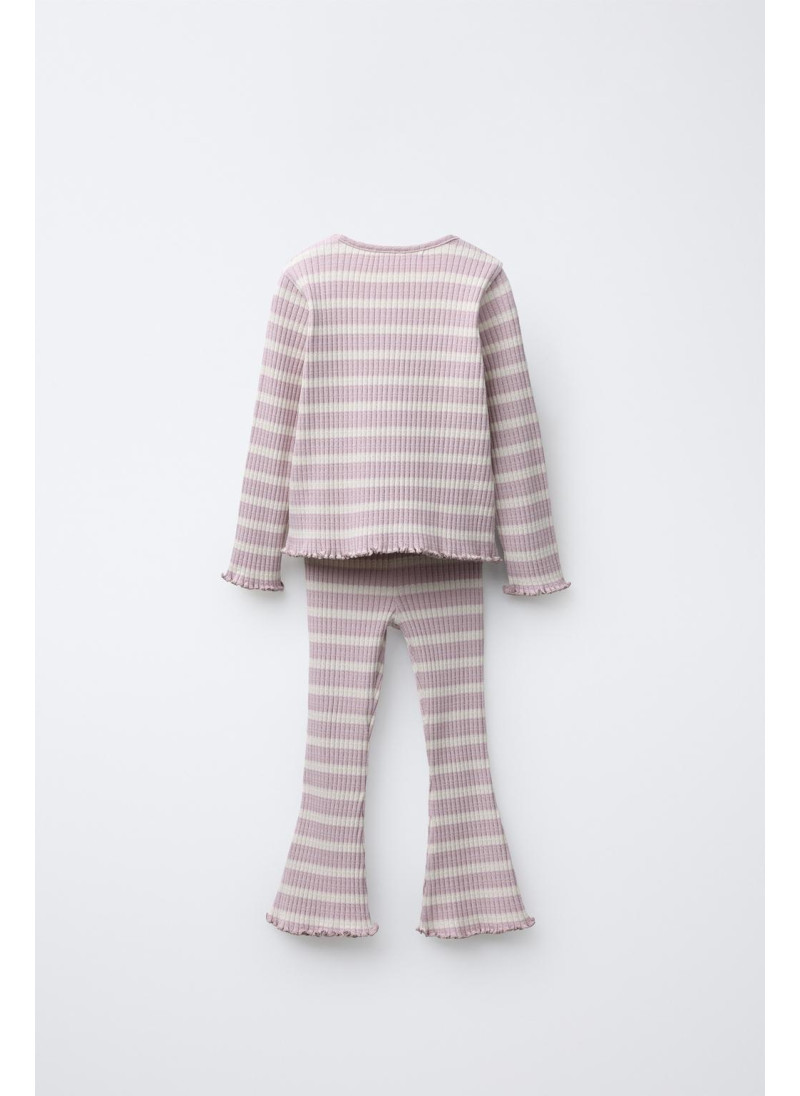 КОМПЛЕКТ ИЗ ФУТБОЛКИ И РАСКЛЕШЕННЫХ ЛЕГИНСОВ В РУБЧИК В ПОЛОСКУ КОМПЛЕКТ ИЗ ФУТБОЛКИ И РАСКЛЕШЕННЫХ ЛЕГИНСОВ В РУБЧИК В ПОЛОСКУ