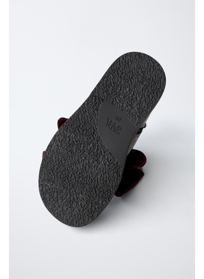 ЛАКИРОВАННЫЕ БОТИНКИ С БАНТОМ ЛАКИРОВАННЫЕ БОТИНКИ С БАНТОМ