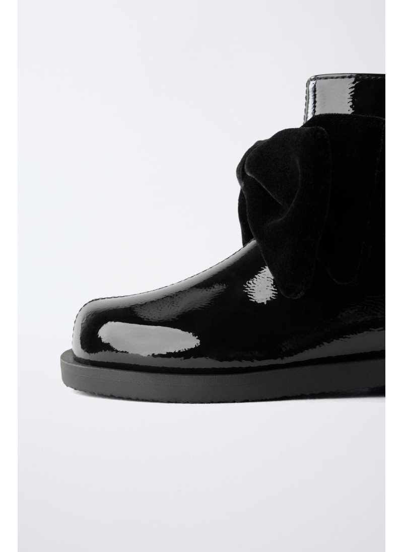 ЛАКИРОВАННЫЕ БОТИНКИ С БАНТОМ ЛАКИРОВАННЫЕ БОТИНКИ С БАНТОМ