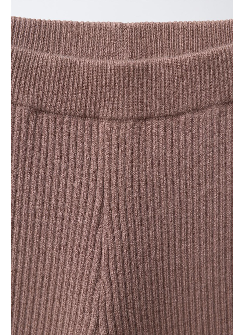 ТРИКОТАЖНЫЕ БРЮКИ С ВОЛАНАМИ ТРИКОТАЖНЫЕ БРЮКИ С ВОЛАНАМИ