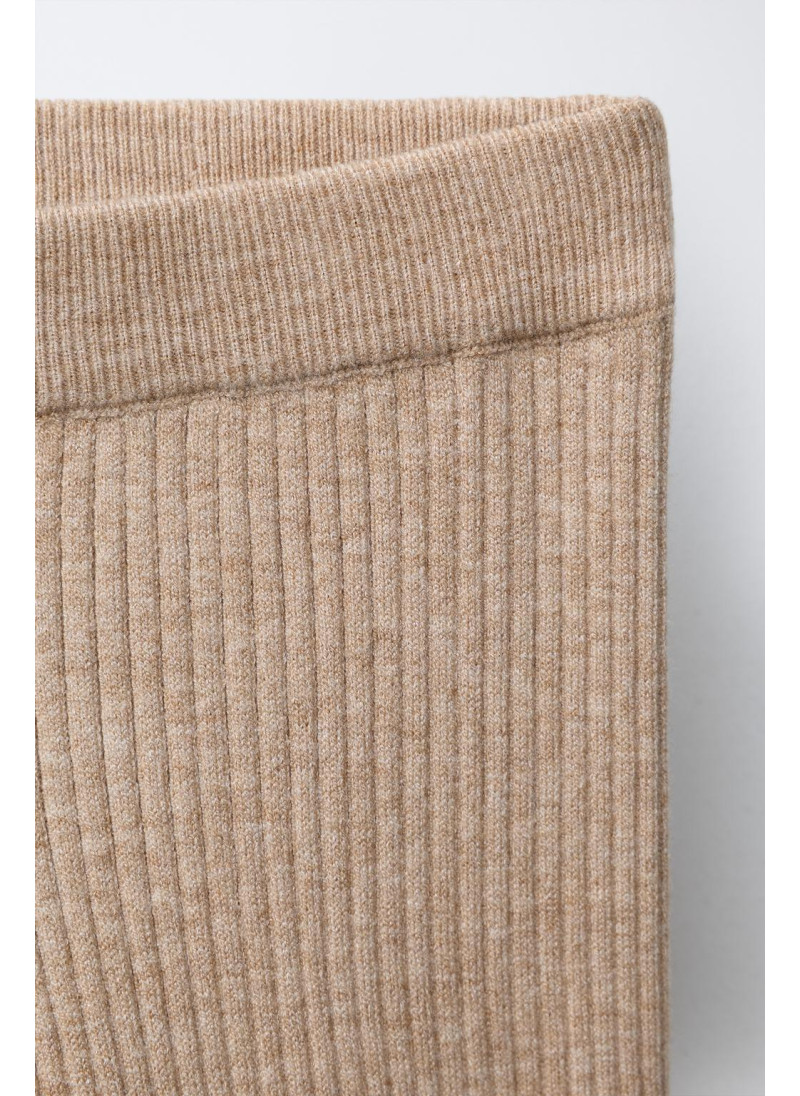 РАСКЛЕШЕННЫЕ ТРИКОТАЖНЫЕ ЛЕГИНСЫ С БАНТИКАМИ РАСКЛЕШЕННЫЕ ТРИКОТАЖНЫЕ ЛЕГИНСЫ С БАНТИКАМИ