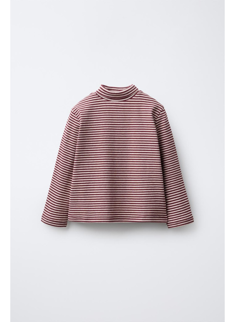 ТОП С ВОРОТНИКОМ-СТОЙКОЙ ТОП С ВОРОТНИКОМ-СТОЙКОЙ