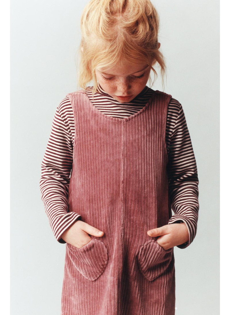 ТОП С ВОРОТНИКОМ-СТОЙКОЙ ТОП С ВОРОТНИКОМ-СТОЙКОЙ