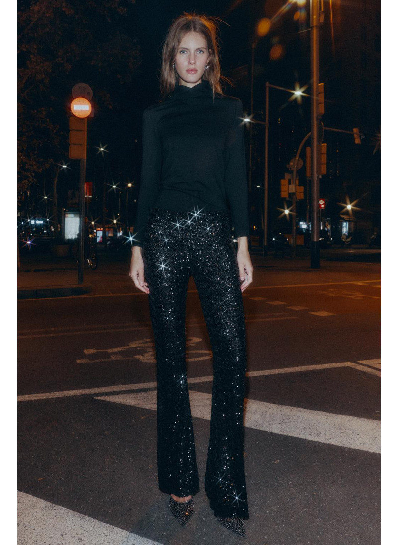 СВИТЕР ИЗ ШЕРСТИ С ВЫСОКИМ �...