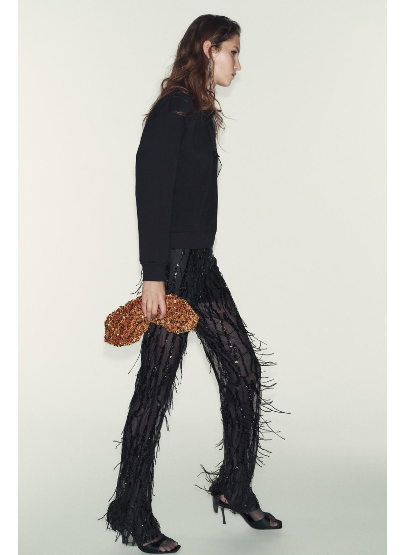 ТОЛСТОВКА ИЗ ОРГАНЗЫ С ЦВЕТОЧНЫМ ПРИНТОМ ТОЛСТОВКА ИЗ ОРГАНЗЫ С ЦВЕТОЧНЫМ ПРИНТОМ