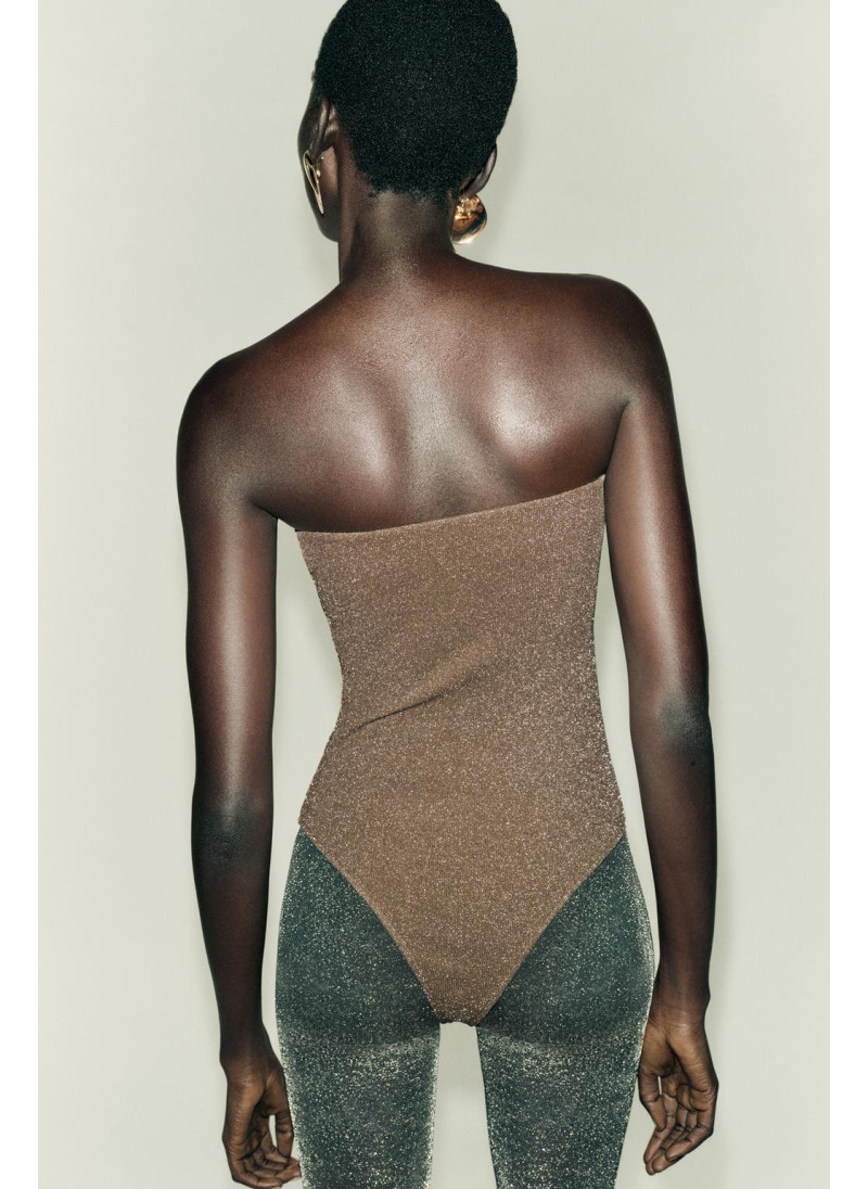 БОДИ БАНДО С МЕТАЛЛИЗИРОВАННОЙ НИТЬЮ БОДИ БАНДО С МЕТАЛЛИЗИРОВАННОЙ НИТЬЮ