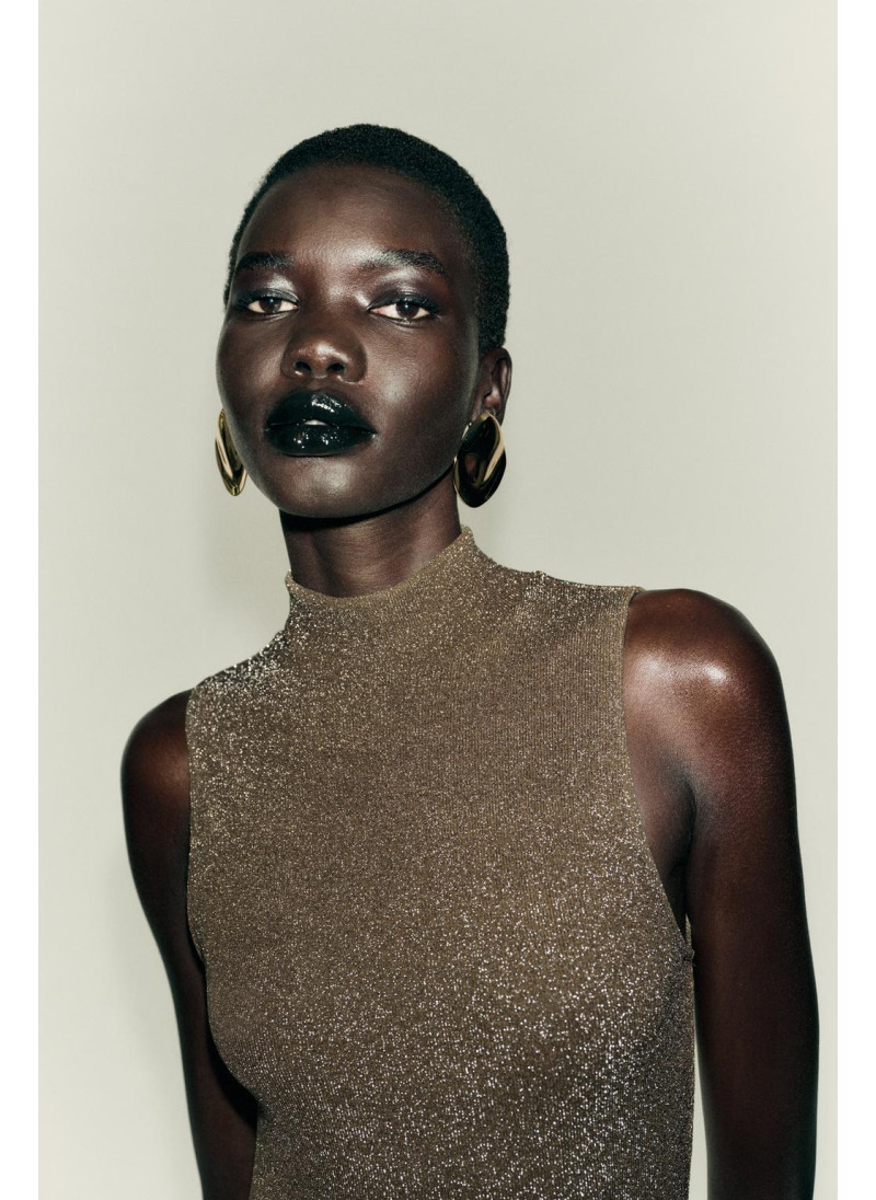 ПЛАТЬЕ БЕЗ РУКАВОВ С МЕТАЛЛИЗИРОВАННОЙ НИТЬЮ ПЛАТЬЕ БЕЗ РУКАВОВ С МЕТАЛЛИЗИРОВАННОЙ НИТЬЮ