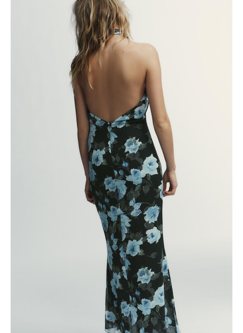 ДЛИННОЕ ПЛАТЬЕ С УЗЛОМ И ЦВЕТОЧНЫМ ПРИНТОМ ДЛИННОЕ ПЛАТЬЕ С УЗЛОМ И ЦВЕТОЧНЫМ ПРИНТОМ