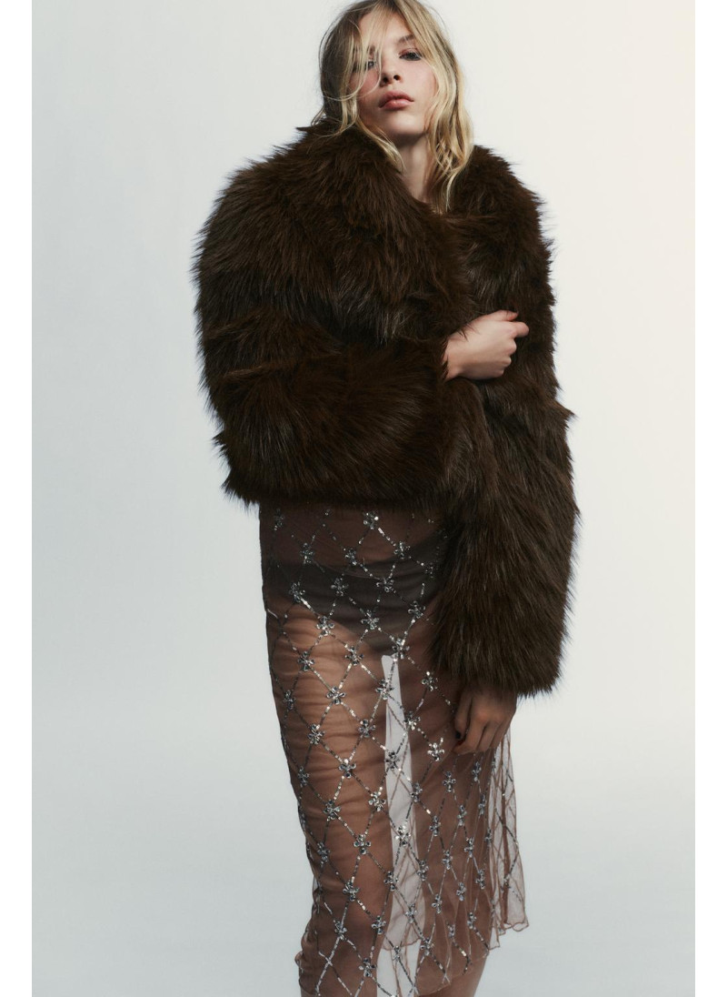 КОРОТКОЕ ПАЛЬТО ИЗ ИСКУССТВЕННОГО МЕХА КОРОТКОЕ ПАЛЬТО ИЗ ИСКУССТВЕННОГО МЕХА