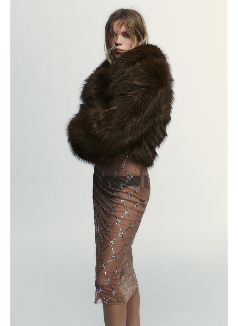 КОРОТКОЕ ПАЛЬТО ИЗ ИСКУССТВЕННОГО МЕХА КОРОТКОЕ ПАЛЬТО ИЗ ИСКУССТВЕННОГО МЕХА