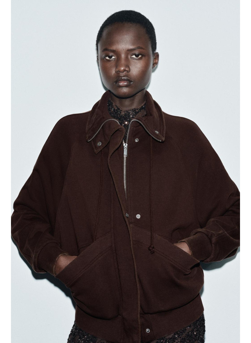 ТОЛСТОВКА С ЭФФЕКТОМ ПОТЕРТОСТИ ТОЛСТОВКА С ЭФФЕКТОМ ПОТЕРТОСТИ