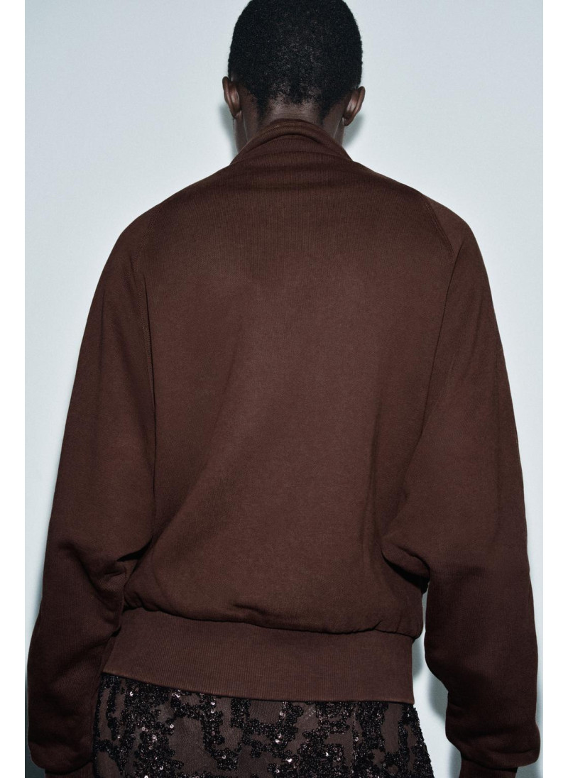 ТОЛСТОВКА С ЭФФЕКТОМ ПОТЕРТОСТИ ТОЛСТОВКА С ЭФФЕКТОМ ПОТЕРТОСТИ