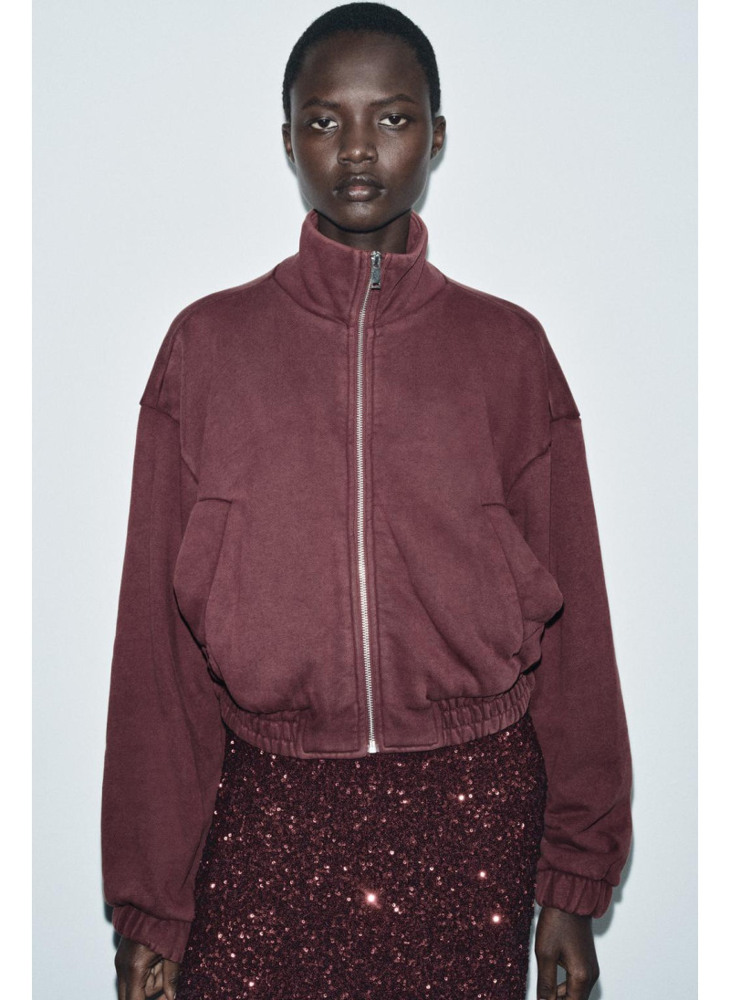 КУРТКА ИЗ МЯГКОЙ ТКАНИ С ЭФФЕКТОМ ПОТЕРТОСТИ КУРТКА ИЗ МЯГКОЙ ТКАНИ С ЭФФЕКТОМ ПОТЕРТОСТИ