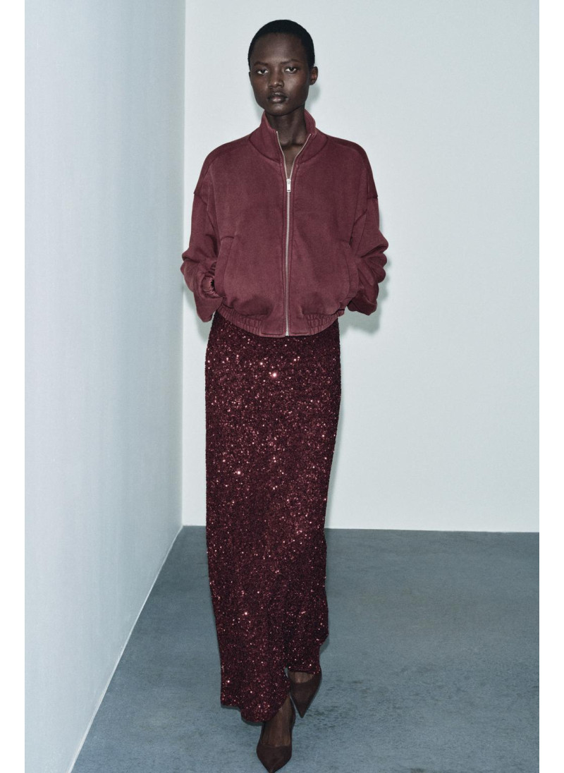 КУРТКА ИЗ МЯГКОЙ ТКАНИ С ЭФФЕКТОМ ПОТЕРТОСТИ КУРТКА ИЗ МЯГКОЙ ТКАНИ С ЭФФЕКТОМ ПОТЕРТОСТИ