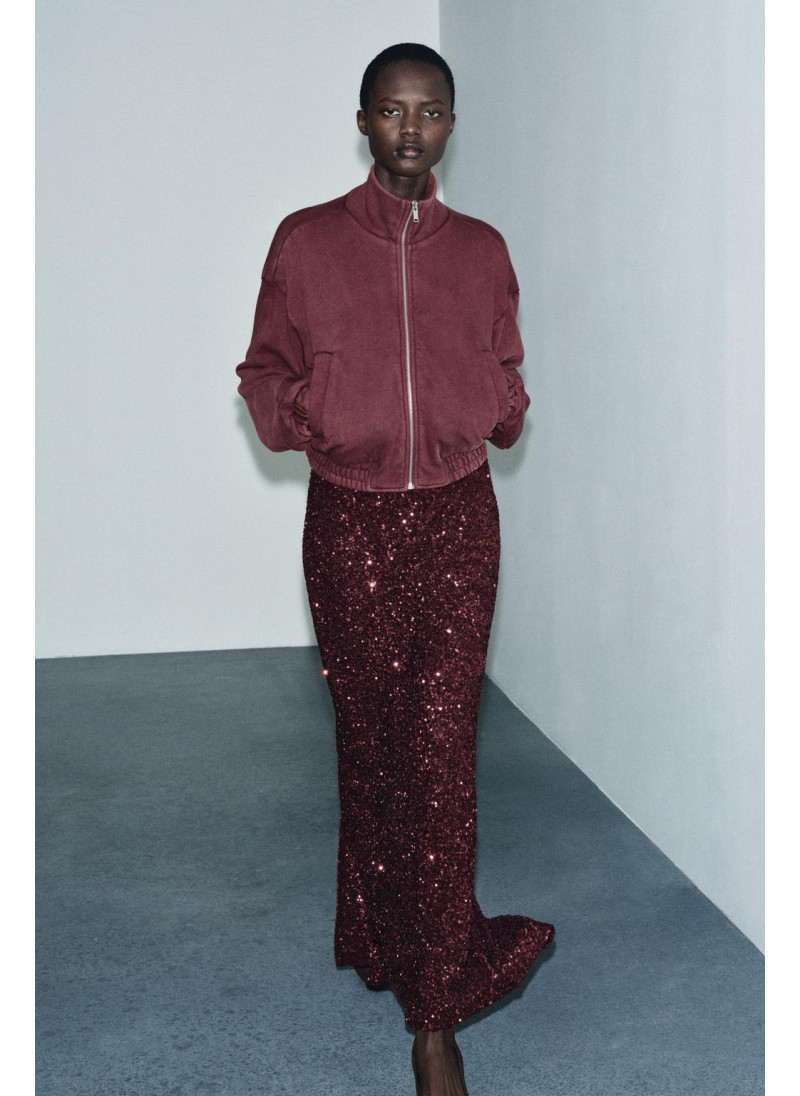 КУРТКА ИЗ МЯГКОЙ ТКАНИ С ЭФФЕКТОМ ПОТЕРТОСТИ КУРТКА ИЗ МЯГКОЙ ТКАНИ С ЭФФЕКТОМ ПОТЕРТОСТИ