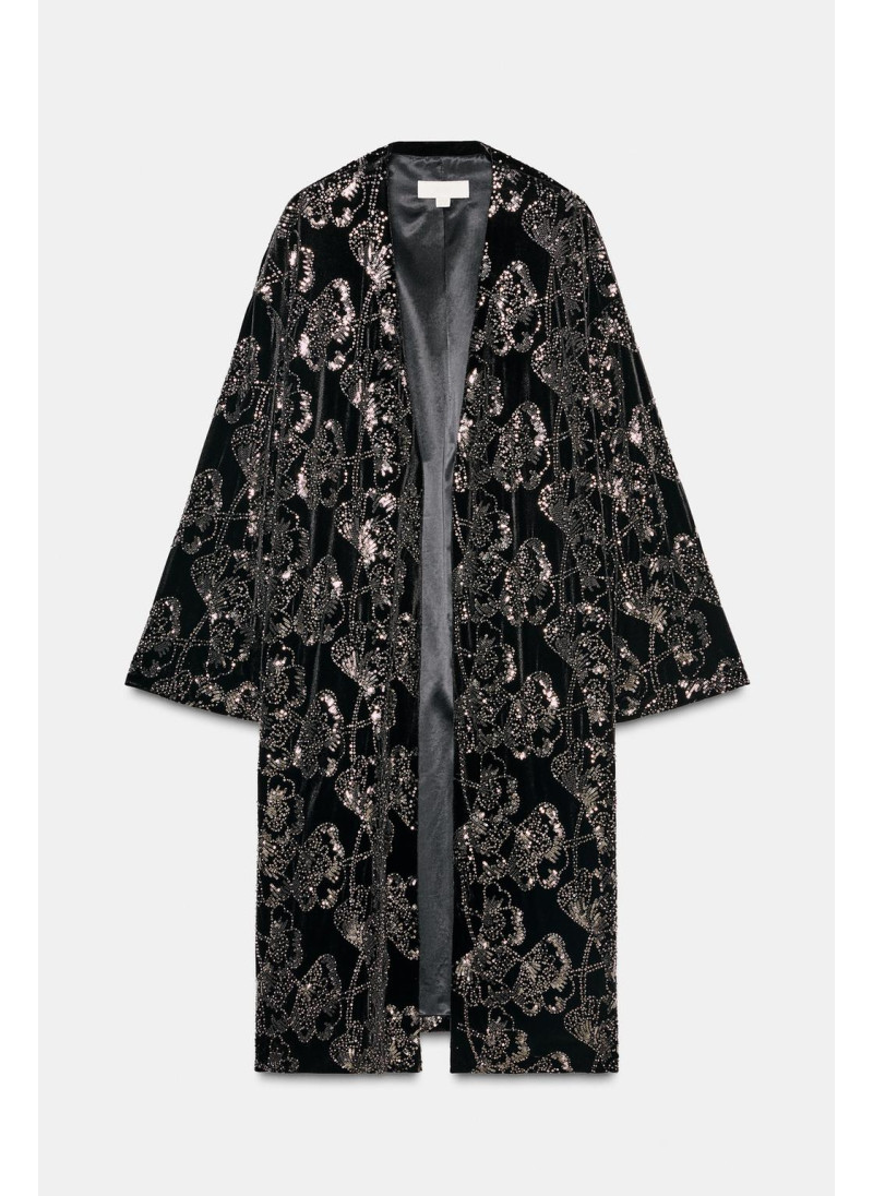 БАРХАТНОЕ ПАЛЬТО С ПАЙЕТКАМИ И БИСЕРОМ БАРХАТНОЕ ПАЛЬТО С ПАЙЕТКАМИ И БИСЕРОМ