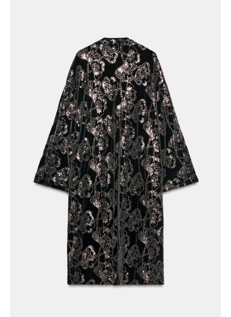 БАРХАТНОЕ ПАЛЬТО С ПАЙЕТКАМИ И БИСЕРОМ БАРХАТНОЕ ПАЛЬТО С ПАЙЕТКАМИ И БИСЕРОМ