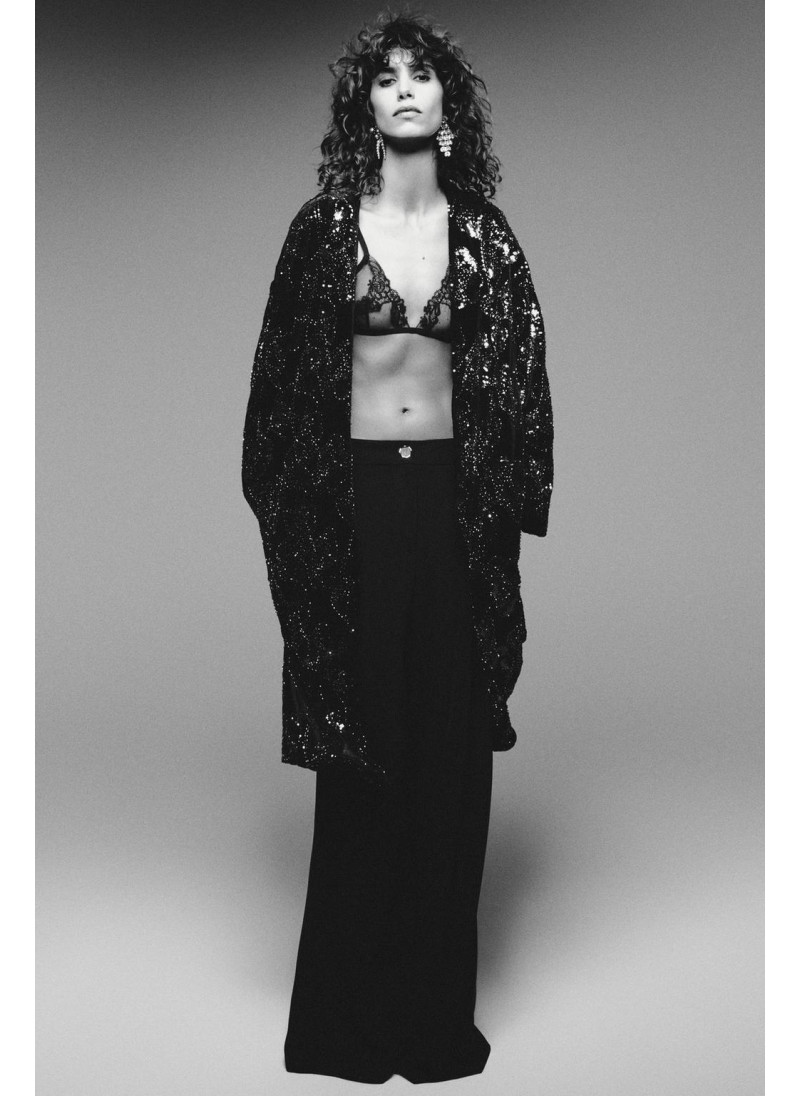 БАРХАТНОЕ ПАЛЬТО С ПАЙЕТКА�...