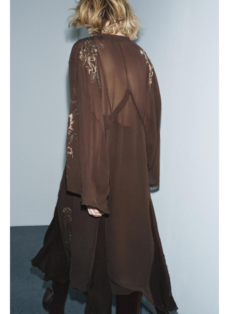 ПЛАТЬЕ С ВЫШИВКОЙ И БУСИНАМИ ИЗ ОГРАНИЧЕННОЙ СЕРИИ ZW COLLECTION ПЛАТЬЕ С ВЫШИВКОЙ И БУСИНАМИ ИЗ ОГРАНИЧЕННОЙ СЕРИИ ZW COLLECTION