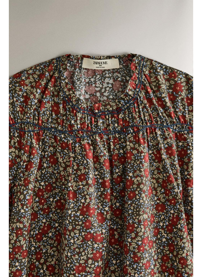 Детское платье с цветочным узором на рождество Детское платье с цветочным узором на рождество