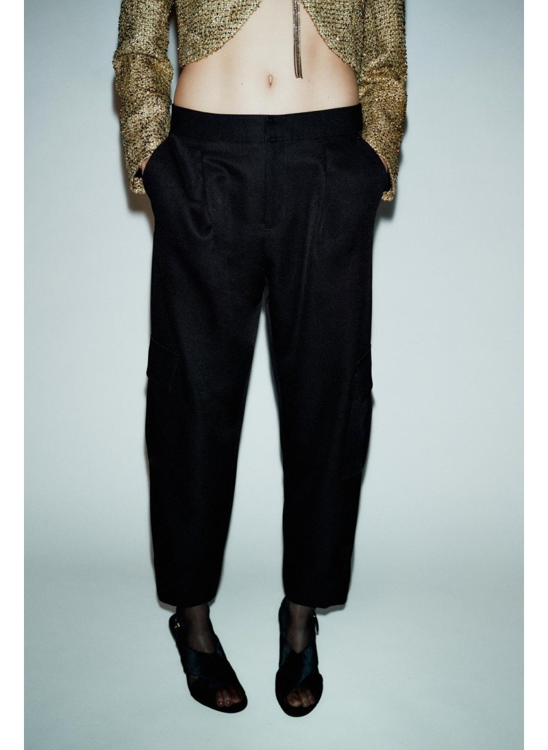 Брюки-морковки с карманами-грузовиками Брюки-морковки с карманами-грузовиками