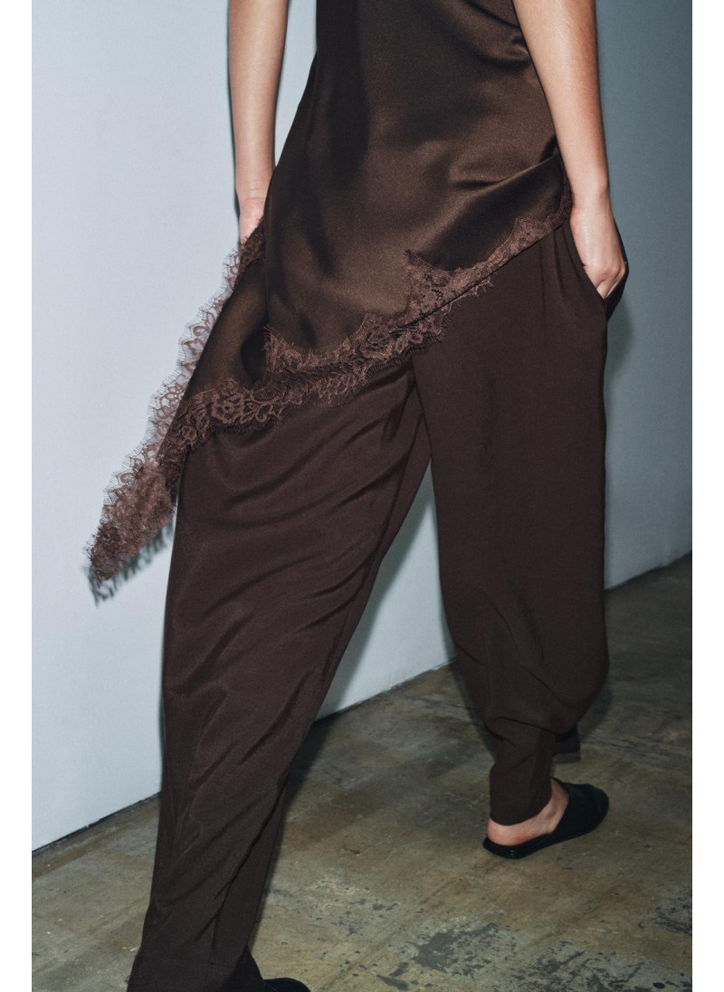 БРЮКИ CARROT WIDE LEG С ПРЯЖКОЙ — ZW COLLECTION БРЮКИ CARROT WIDE LEG С ПРЯЖКОЙ — ZW COLLECTION