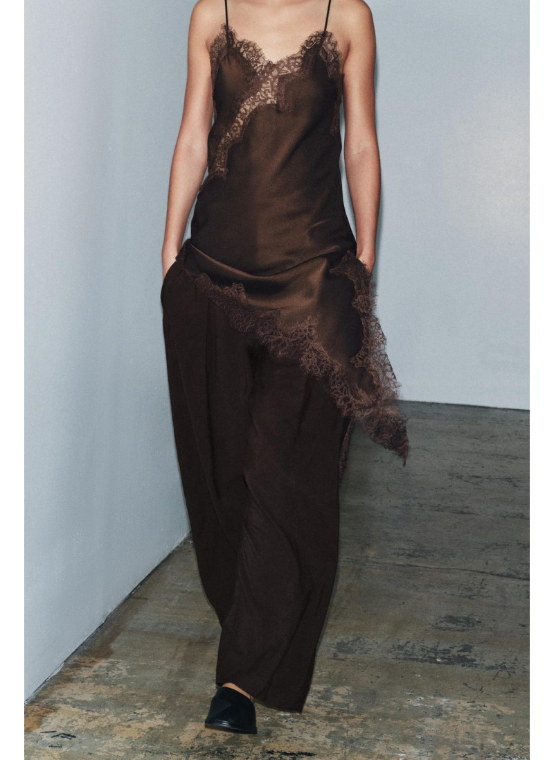 БРЮКИ CARROT WIDE LEG С ПРЯЖКОЙ — ZW COLLECTION БРЮКИ CARROT WIDE LEG С ПРЯЖКОЙ — ZW COLLECTION