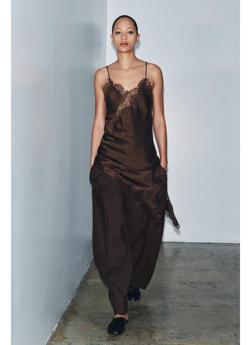 БРЮКИ CARROT WIDE LEG С ПРЯЖКОЙ — ZW COLLECTION БРЮКИ CARROT WIDE LEG С ПРЯЖКОЙ — ZW COLLECTION