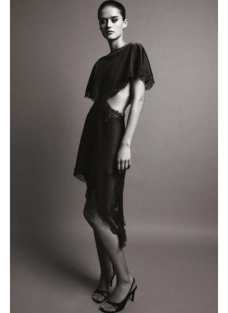 ПЛАТЬЕ МИДИ С ВЫРЕЗАМИ И КРУЖЕВОМ — ZW COLLECTION ПЛАТЬЕ МИДИ С ВЫРЕЗАМИ И КРУЖЕВОМ — ZW COLLECTION