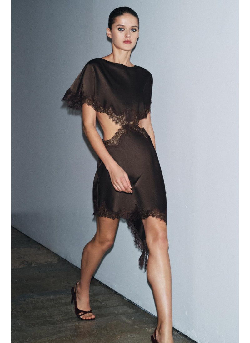 ПЛАТЬЕ МИДИ С ВЫРЕЗАМИ И КР�...