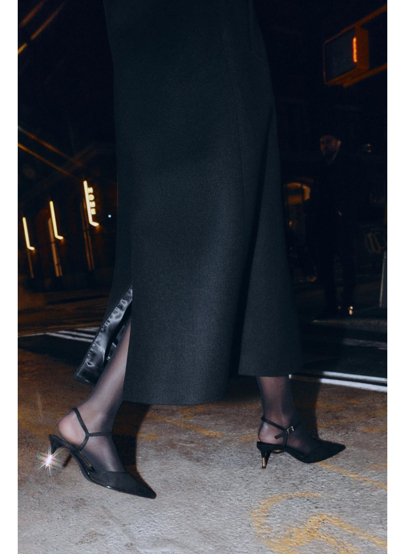 ТУФЛИ НА ВЫСОКОМ КАБЛУКЕ БЕЗ ЗАДНИКОВ ТУФЛИ НА ВЫСОКОМ КАБЛУКЕ БЕЗ ЗАДНИКОВ