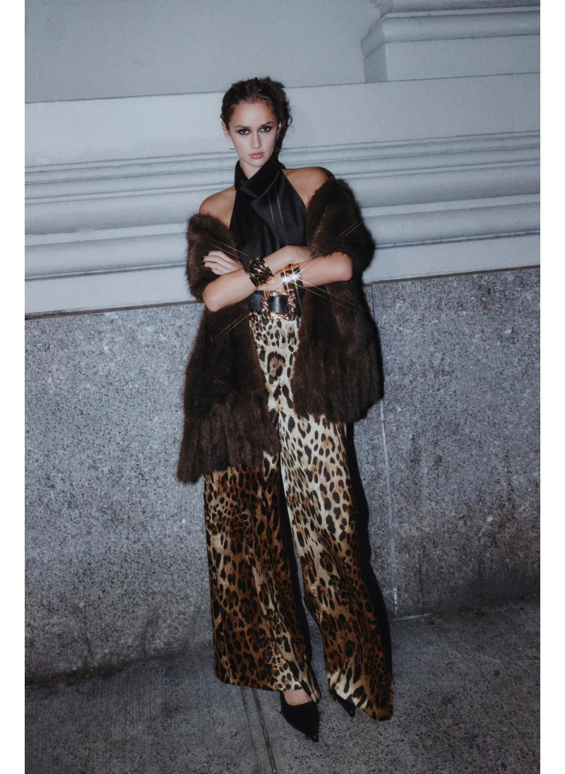 Брюки с широкими брючинами ...