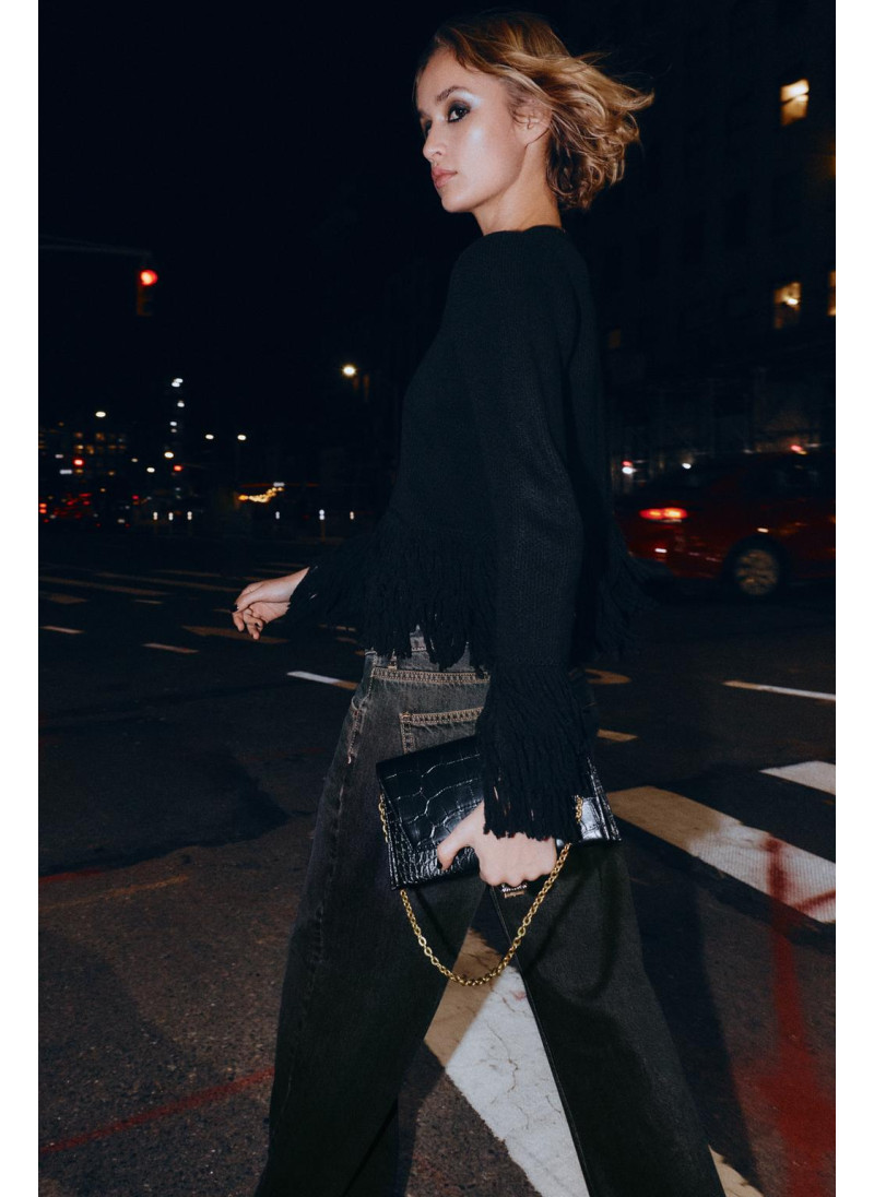 СУМКА С РЕЛЬЕФНЫМ УЗОРОМ И КЛАПАНОМ СУМКА С РЕЛЬЕФНЫМ УЗОРОМ И КЛАПАНОМ